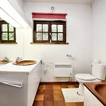 Met Zwembad Rust En Ruimte *