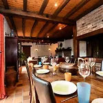 Met Zwembad Rust En Ruimte *