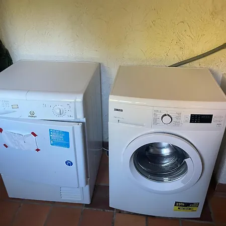 Met Zwembad Rust En Ruimte *