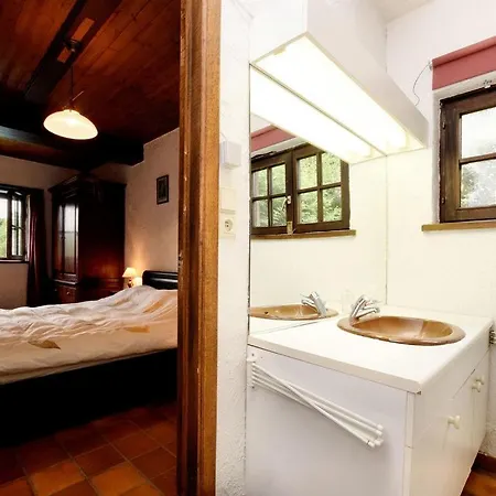 Met Zwembad Rust En Ruimte Aywaille